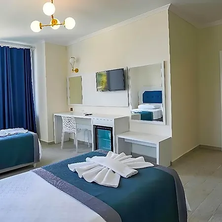 Blue Pearl Hotel Cedit